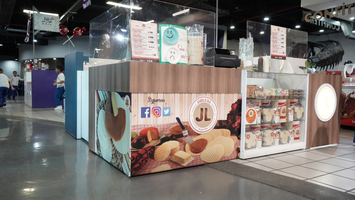 Islas comerciales de Maloka con sabores locales.