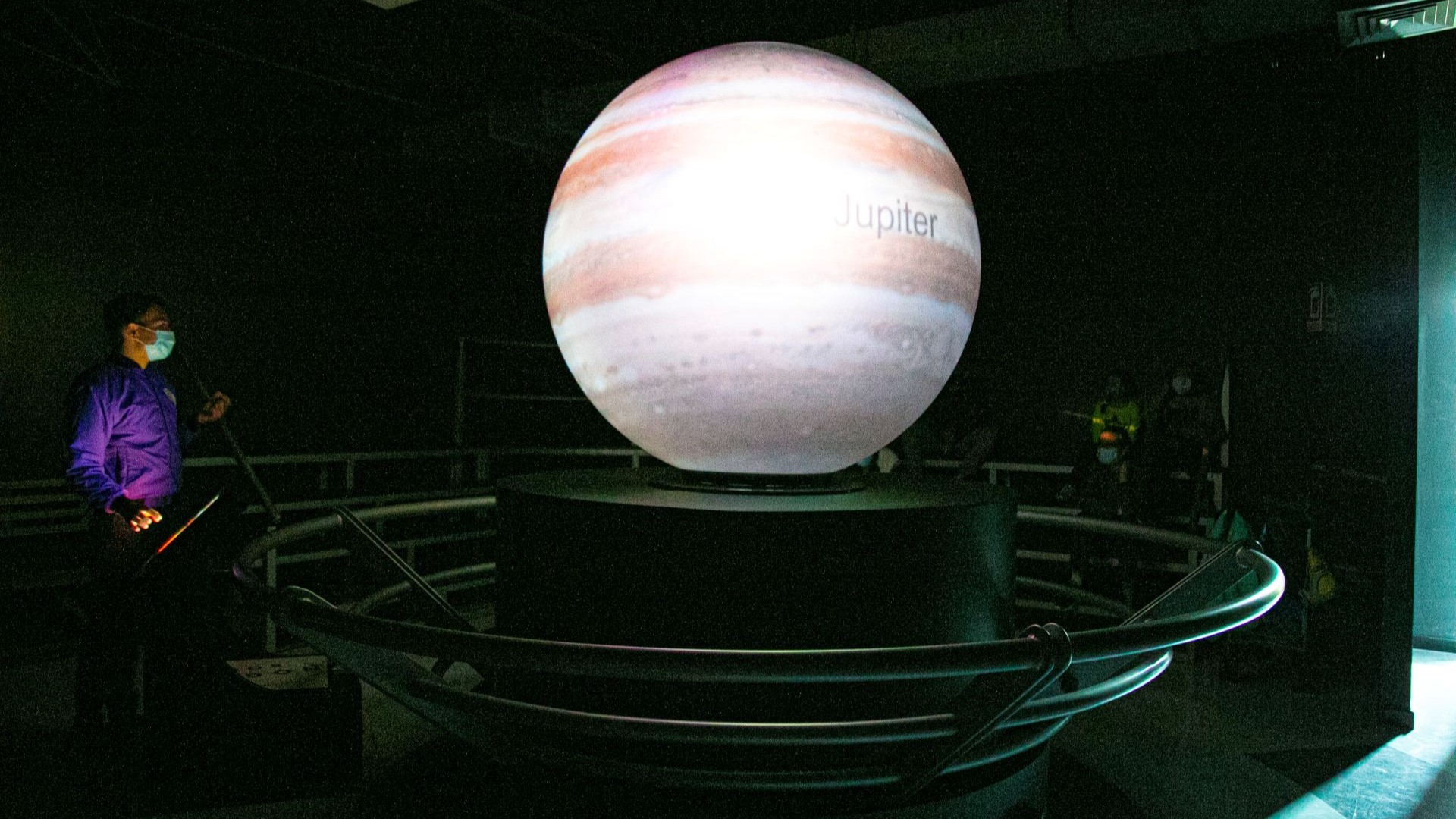 Explora Vida 360° en Maloka, una experiencia inmersiva que combina ciencia, tecnología e historia para comprender la evolución de la Tierra.