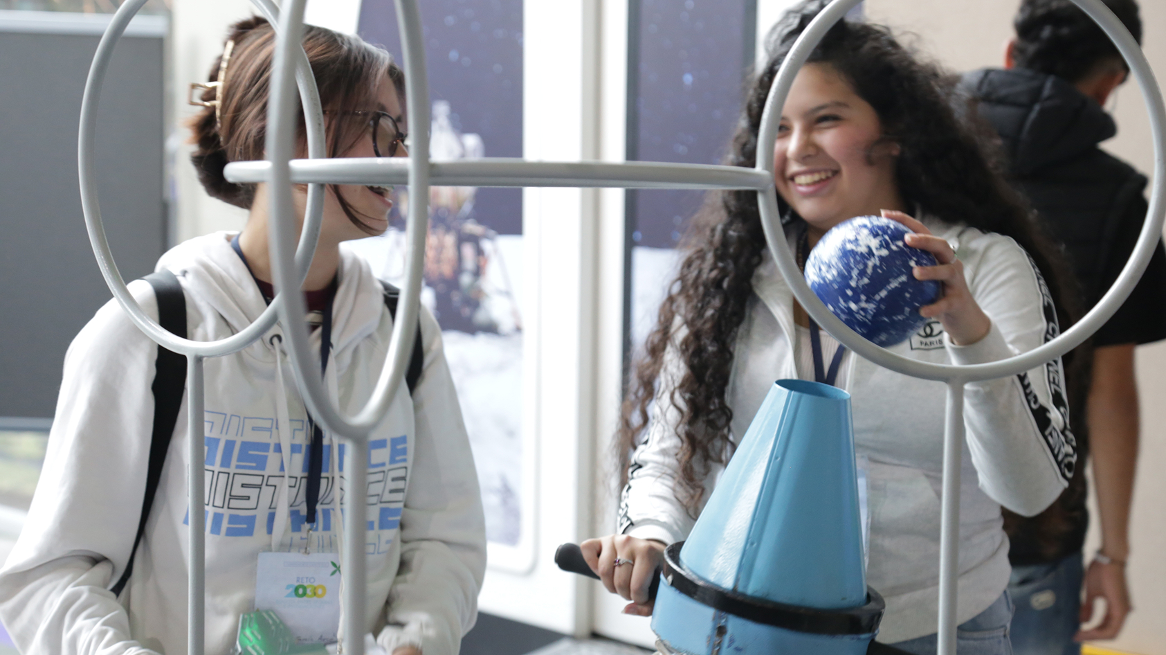 Jóvenes de Bogotá proponen soluciones para enfrentar los desafíos del agua y el cambio climático 2 IMG 3287 1